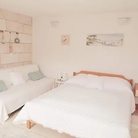 Apartman Sutivan Апартаменты *
